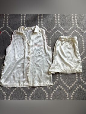 Intimate Essentials - 90s Vintage Cottagecore Cream Satin PJ Set - SIZE 1X